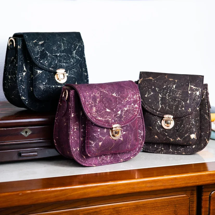 Korková crossbody kabelka Golden Accents - Barva: Tmavě hnědá
