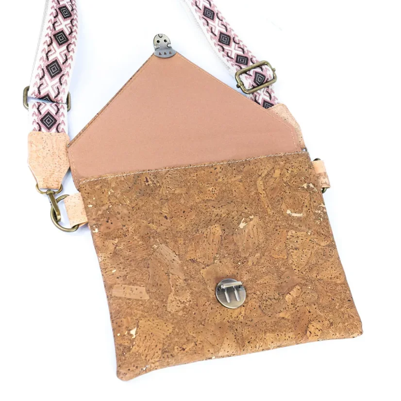 Korková crossbody kabelka s širokým popruhem