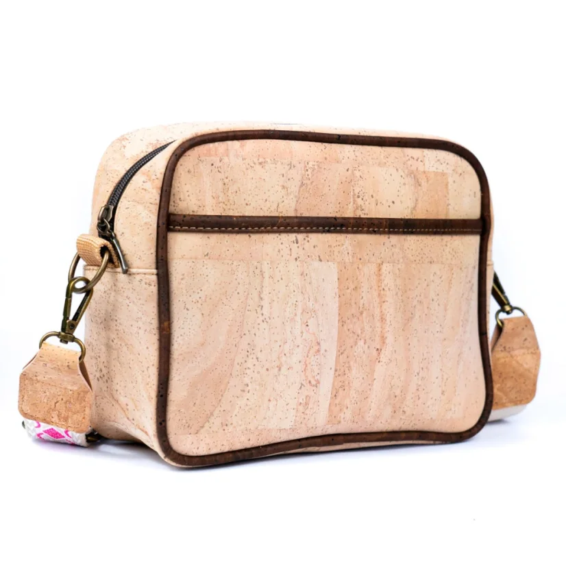 Korková crossbody kabelka s růžovým popruhem